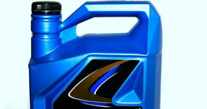 Recommended engine oil for Renault Logan Genuine Renault Logan oil