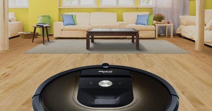 How does a robot vacuum cleaner work?